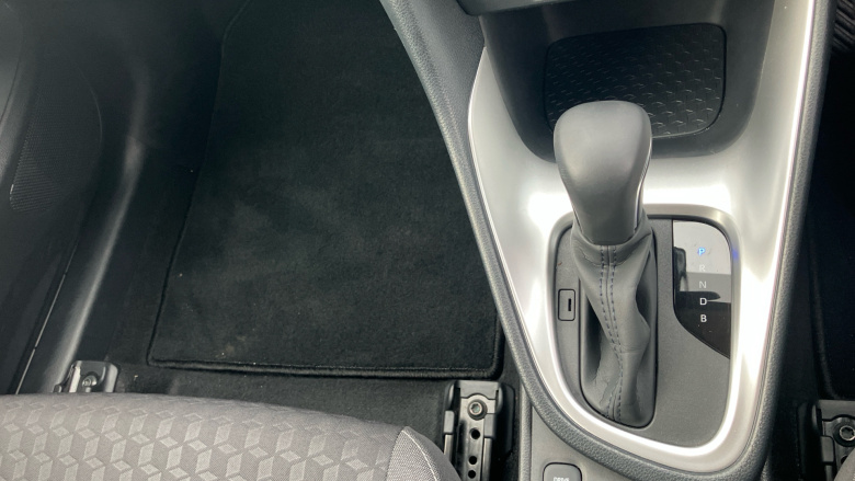 Toyota Yaris 1.5 Hybrid Design 5dr CVT Hybrid Hatchback